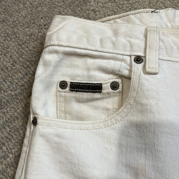 VINTAGE CALVIN KLEIN CUT OFF WHITE DENIM - Picture 3 of 5